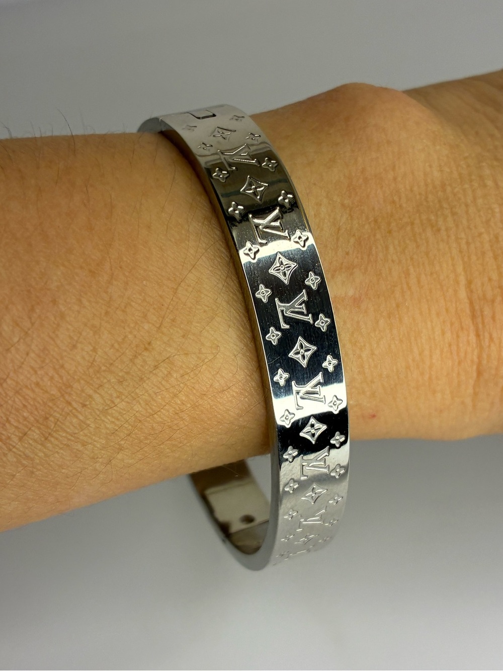 Vintage Silver Slim Bangle Bracelet - Silver